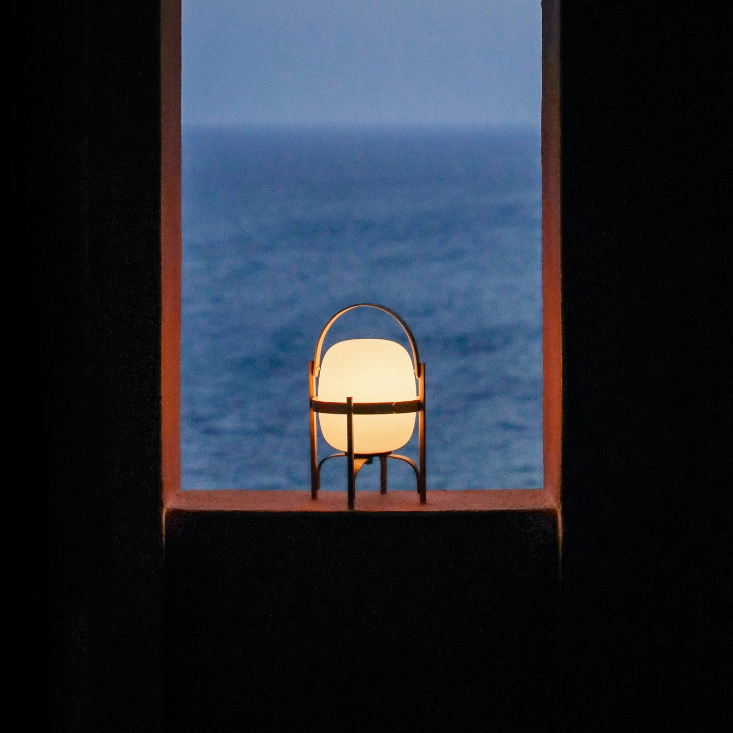 Cestita Bateria Rechargeable Table Lamp